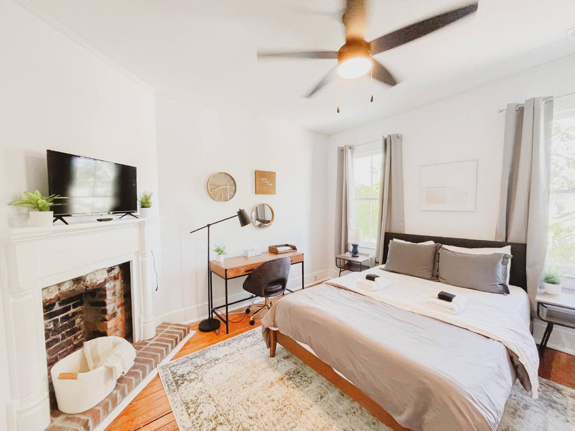 Starland District Gem Work Remotely Dogs Ok! Savannah
